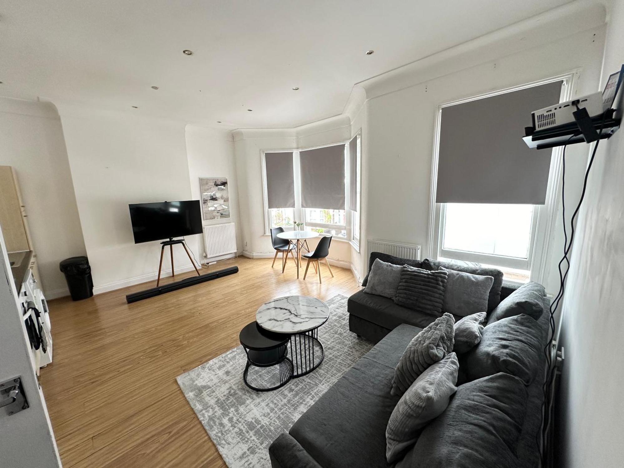 Spacious 2 Bed Flat In London Exterior photo